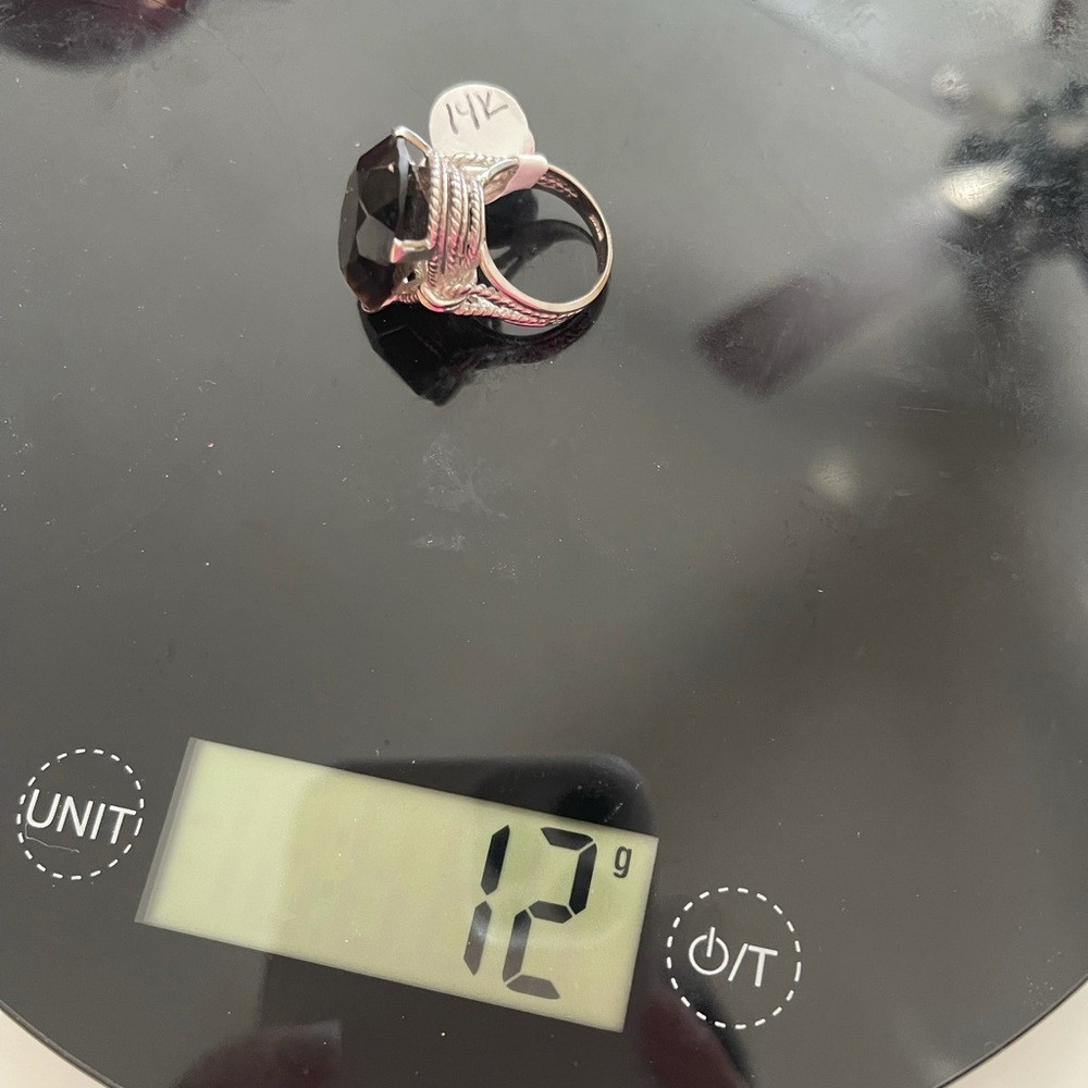 14k White gold ring